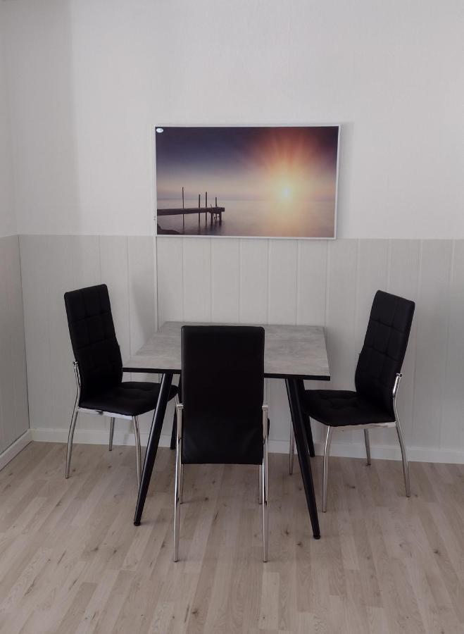 Kleines Gemuetliches Apartment In Zentraler Lage Prien am Chiemsee Bagian luar foto